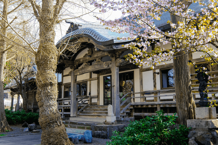 北海道小樽市の文化財「徳源寺」の挑戦！　歴史ある寺院から小樽観光の新たなランドマークへと変換し、「お寺をもっと身近に」という住職の想いを実現したい